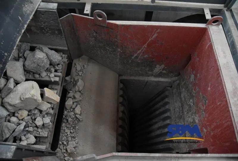 Internal structure of jaw crusher