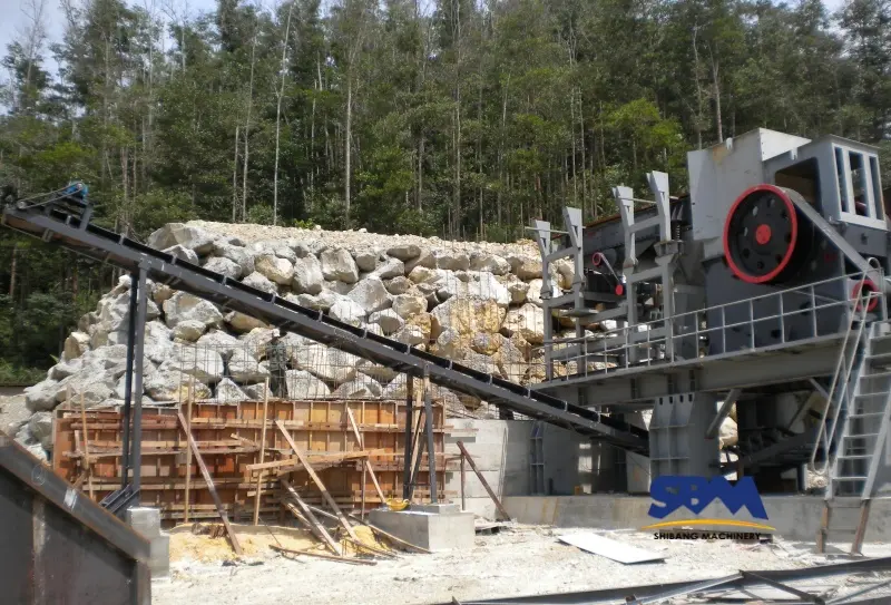 Jaw crusher in production line